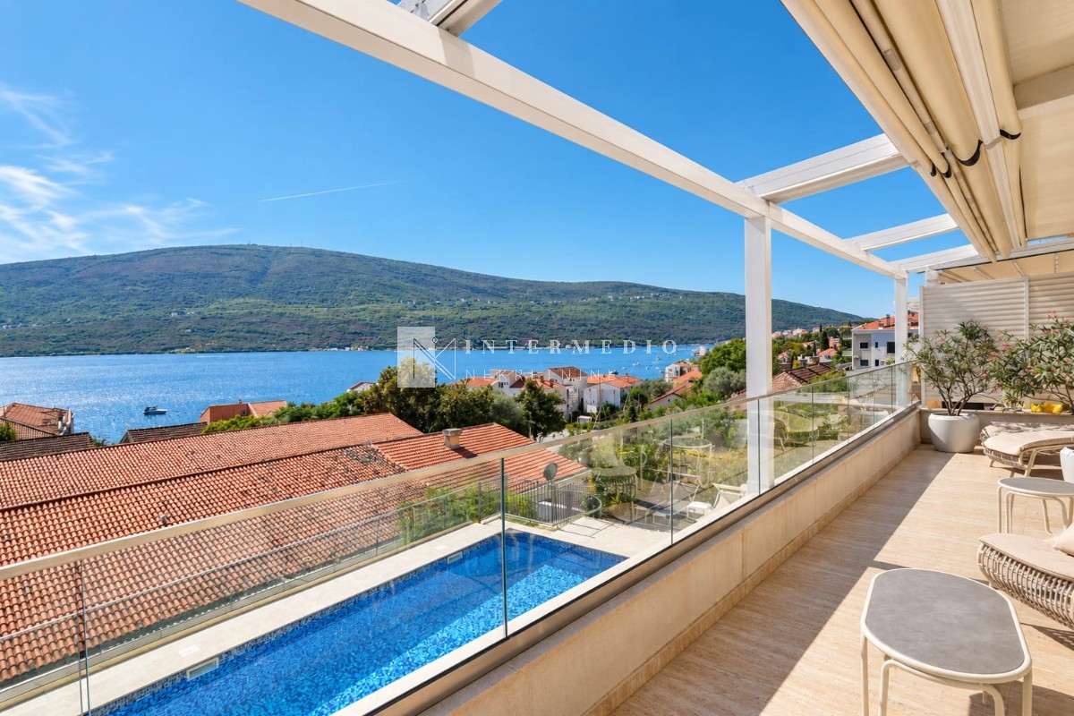 Luksuzan dvosoban stan u Baošićima, Herceg Novi – 120 m², panoramski pogled na more